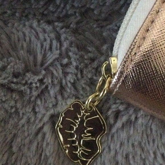 Betsy Johnson - Picture 5 of 6